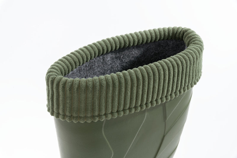 Botas Hart Explorer - detalhe superior da meia de feltro canelada verde com interior em fleece cinza escuro removível