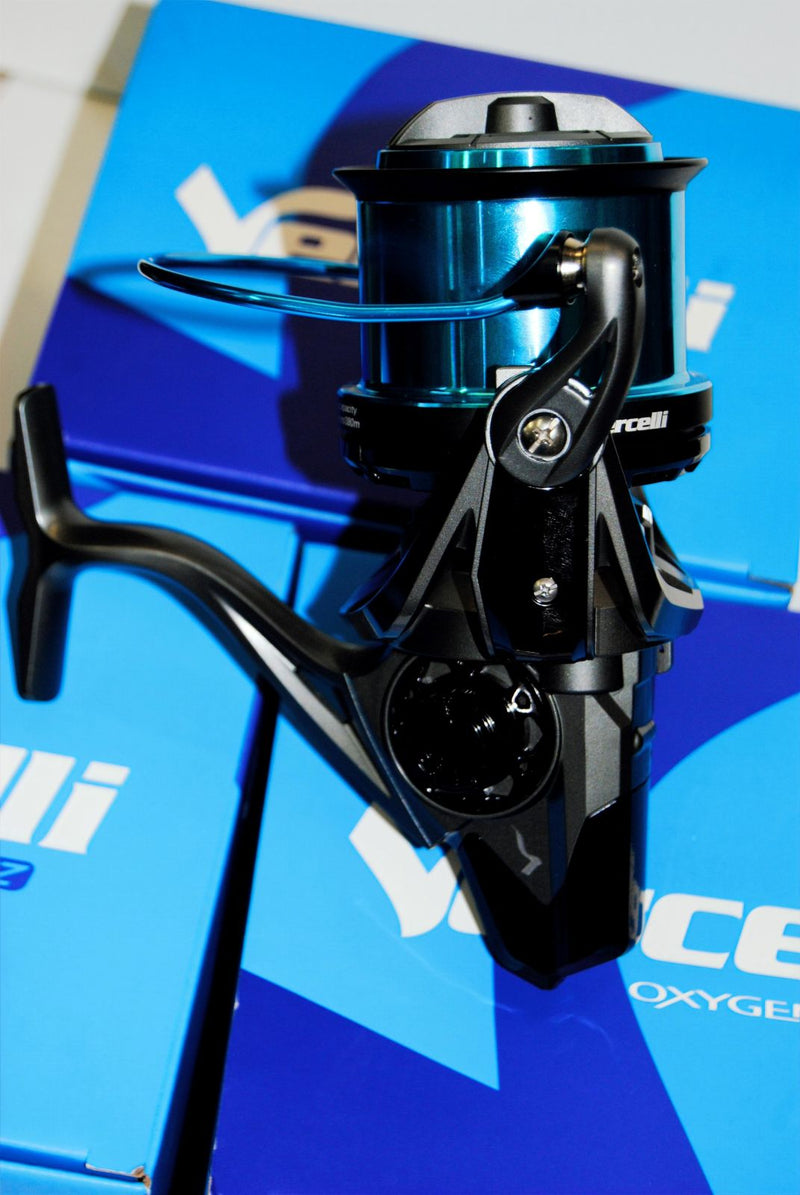 Carreto Vercelli Oxygen SXZ 60 – Vista Lateral com Bobine Principal | Barracuda Pesca